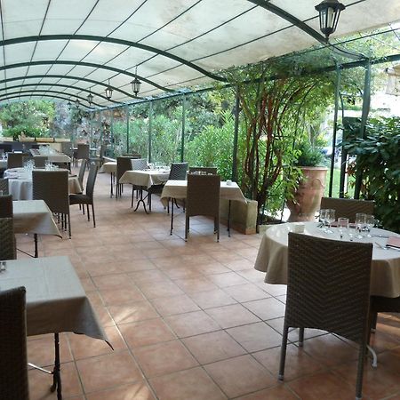 Logis Hotel - Restaurant Residence Les Cedres Villeneuve-lès-Avignon Eksteriør billede