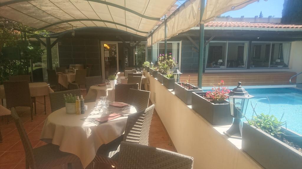 Logis Hotel - Restaurant Residence Les Cedres Villeneuve-lès-Avignon Eksteriør billede
