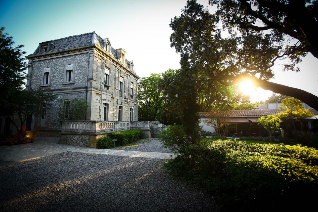 Logis Hotel - Restaurant Residence Les Cedres Villeneuve-lès-Avignon Eksteriør billede
