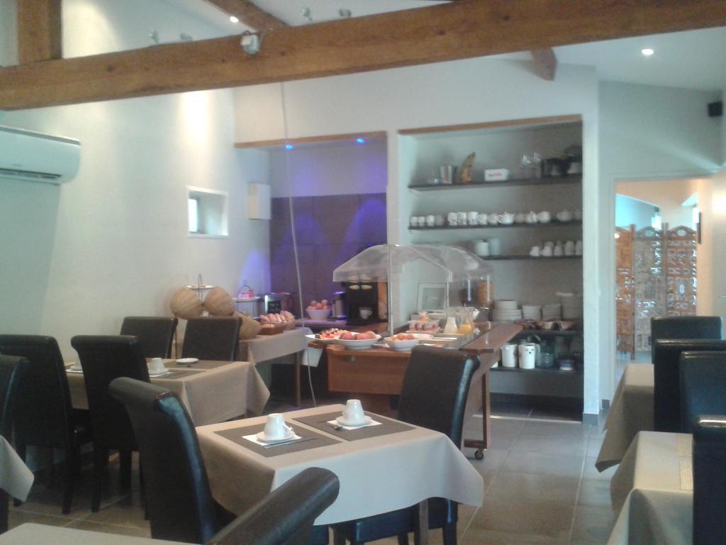 Logis Hotel - Restaurant Residence Les Cedres Villeneuve-lès-Avignon Eksteriør billede